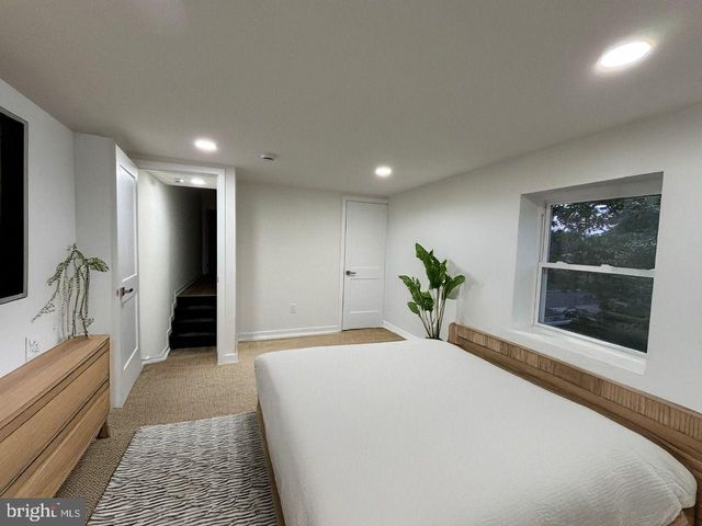 438 LAWRENCE ST, Burlington, NJ 08016