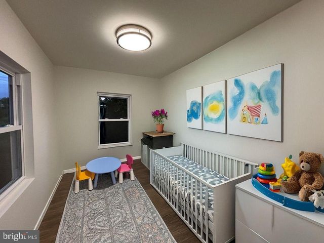 438 LAWRENCE ST, Burlington, NJ 08016