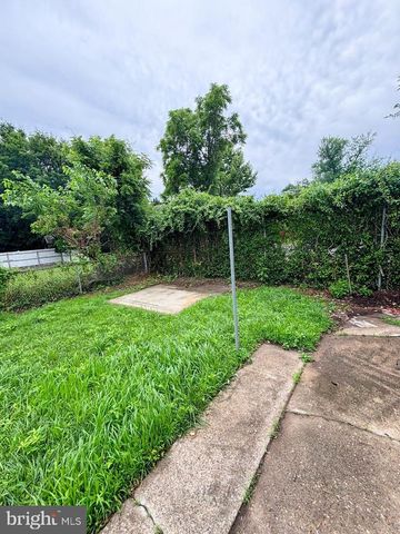 438 LAWRENCE ST, Burlington, NJ 08016