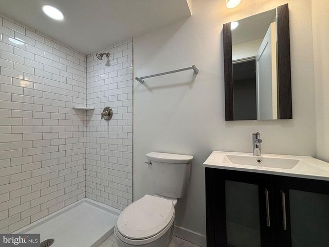 438 LAWRENCE ST, Burlington, NJ 08016