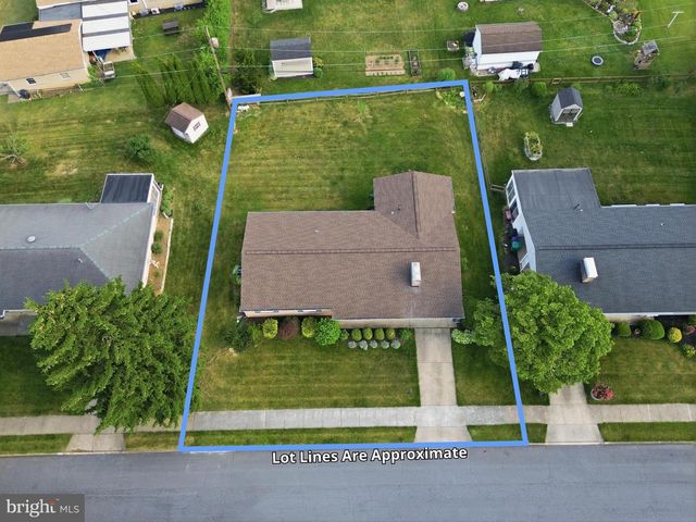 302 W COURTLAND AVENUE, Shiremanstown, PA 17011