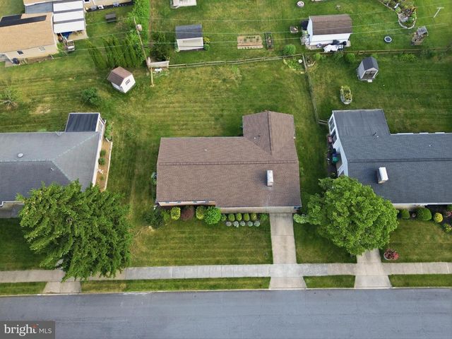 302 W COURTLAND AVENUE, Shiremanstown, PA 17011