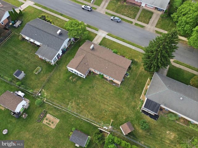 302 W COURTLAND AVENUE, Shiremanstown, PA 17011