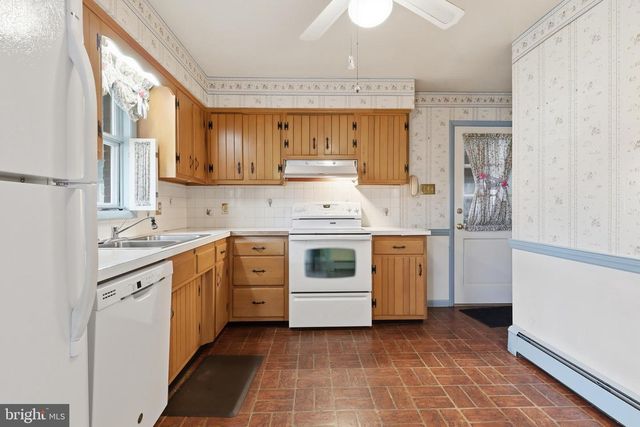 302 W COURTLAND AVENUE, Shiremanstown, PA 17011