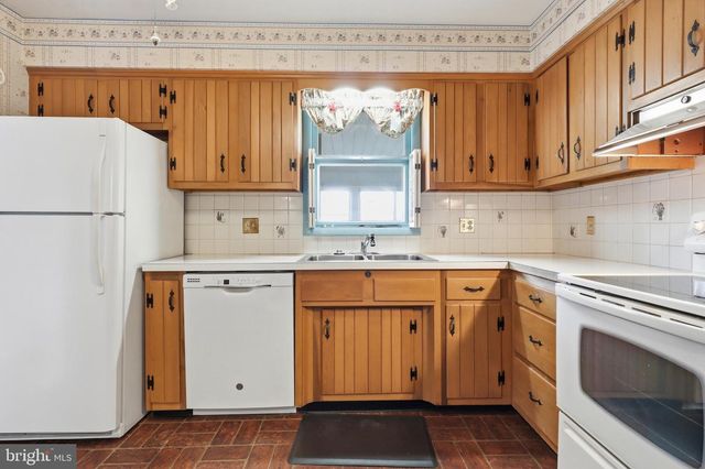 302 W COURTLAND AVENUE, Shiremanstown, PA 17011