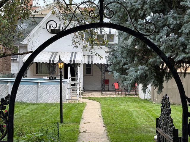 5244 W Waveland Avenue, Chicago, IL 60641