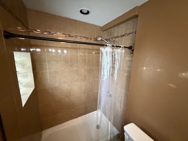 5244 W Waveland Avenue, Chicago, IL 60641