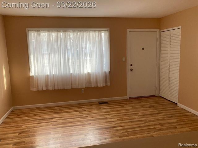 11915 Diehl Drive, Sterling Heights, MI 48313