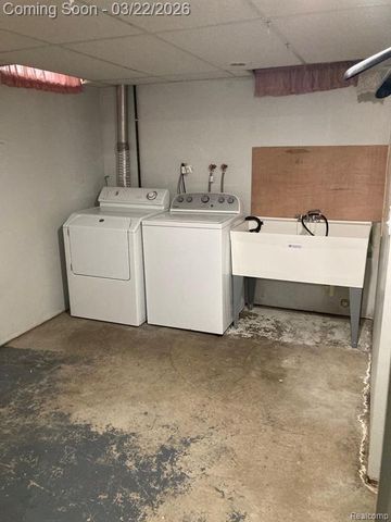 11915 Diehl Drive, Sterling Heights, MI 48313