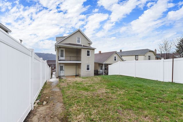 534 Pine Street, Ambridge, PA 15003