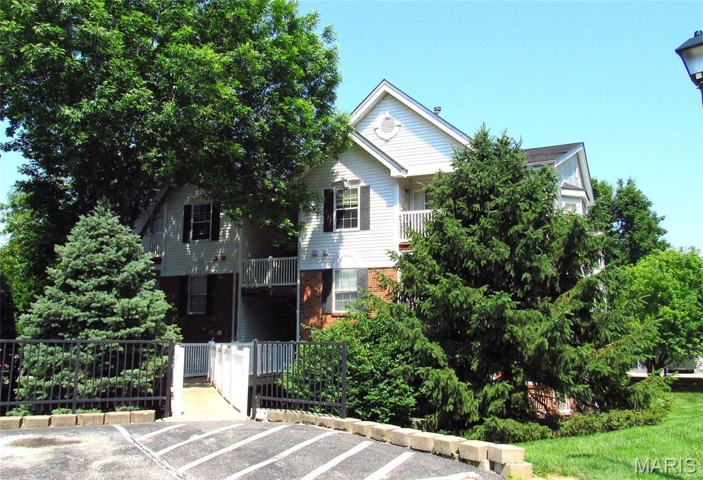 450 Benton Drive A, St Peters, MO 63376