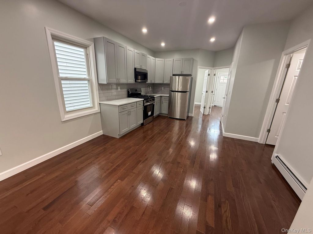 94-19 116th Street, Richmond Hill, NY 11419 — photo 2