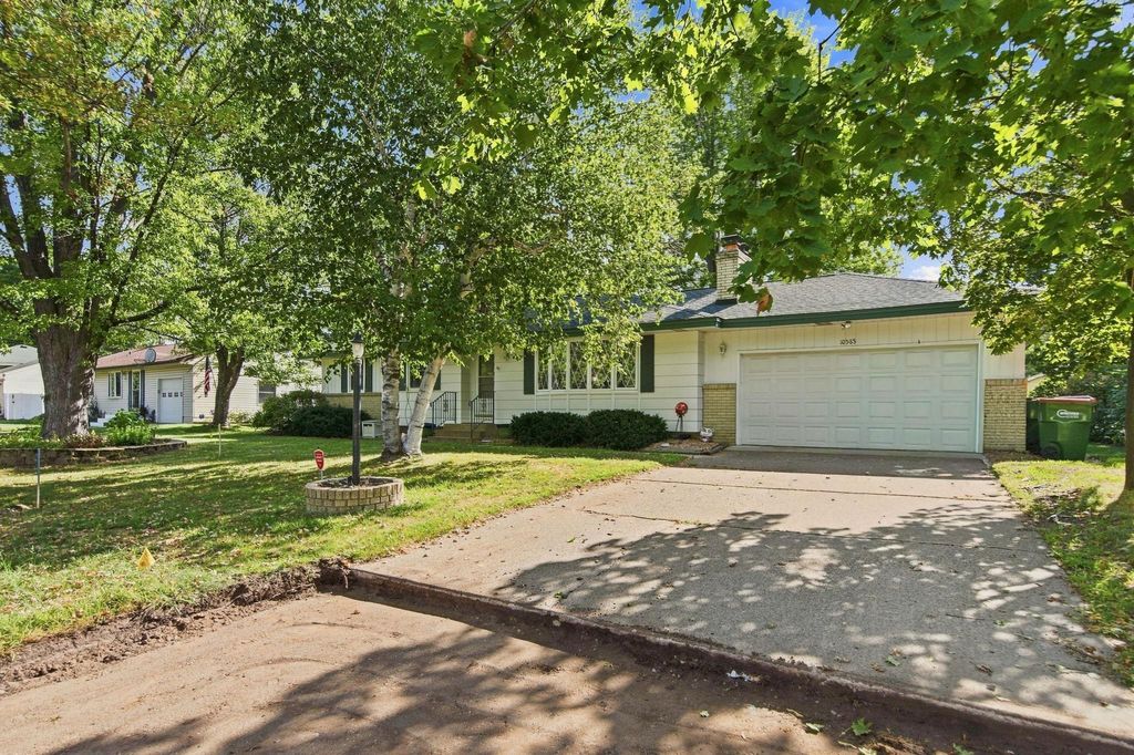 10565 Madison Street NE, Blaine, MN 55434 — photo 2