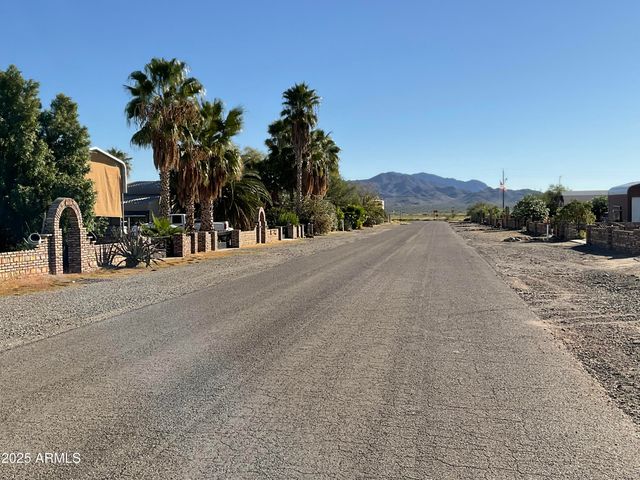 67892 ALPINE Drive, Salome, AZ 85348