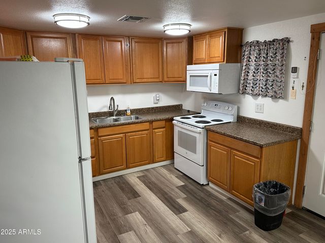 67892 ALPINE Drive, Salome, AZ 85348