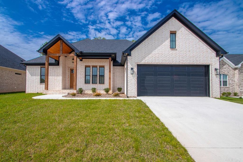 557 Valley Oak Drive, Sherwood, AR 72120
