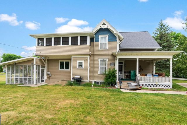 410-412 Jones Avenue, Fort Atkinson, WI 53538