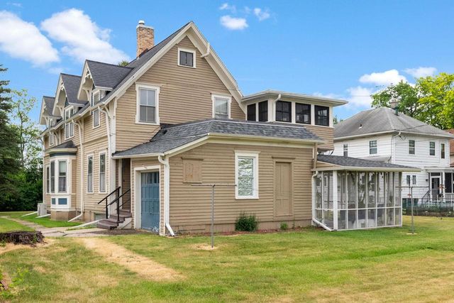410-412 Jones Avenue, Fort Atkinson, WI 53538