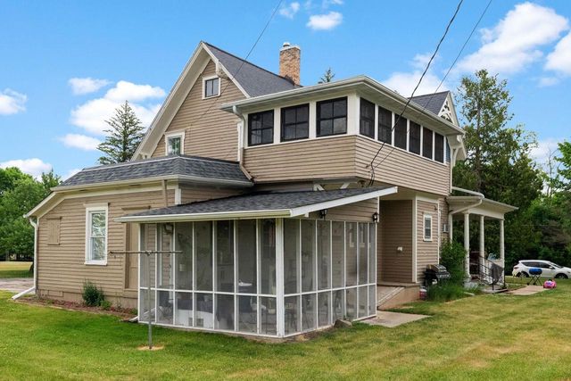 410-412 Jones Avenue, Fort Atkinson, WI 53538