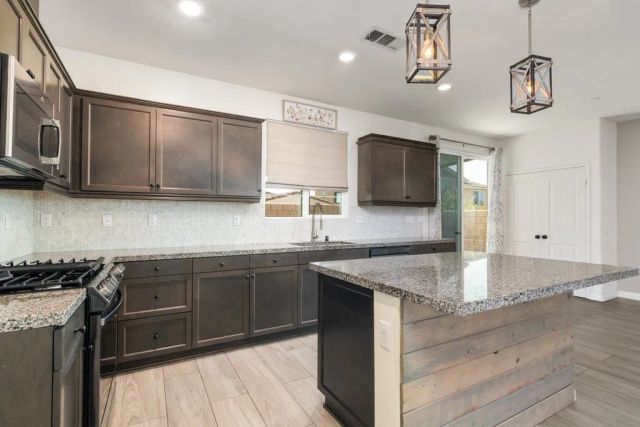 4983 Oak Moss, Fontana, CA 92336