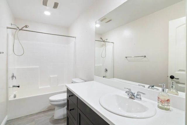 4983 Oak Moss, Fontana, CA 92336
