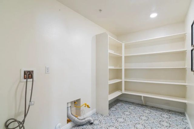 4983 Oak Moss, Fontana, CA 92336