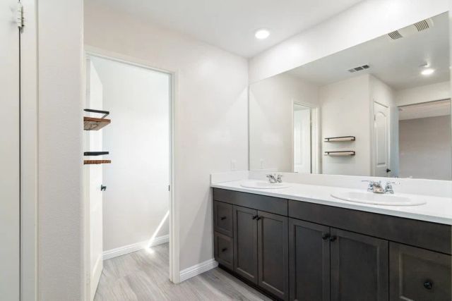 4983 Oak Moss, Fontana, CA 92336