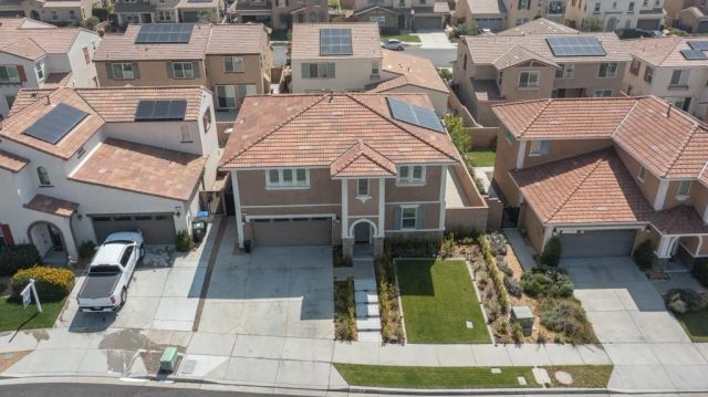 4983 Oak Moss, Fontana, CA 92336