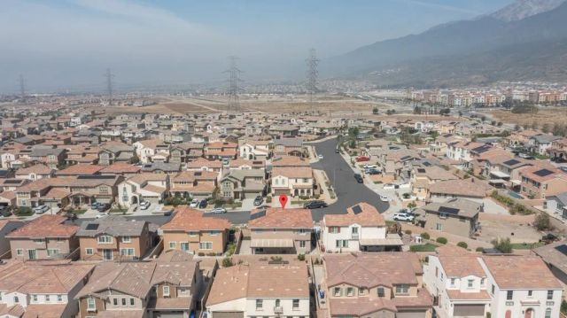 4983 Oak Moss, Fontana, CA 92336