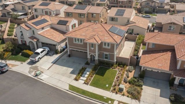 4983 Oak Moss, Fontana, CA 92336