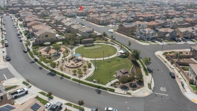 4983 Oak Moss, Fontana, CA 92336