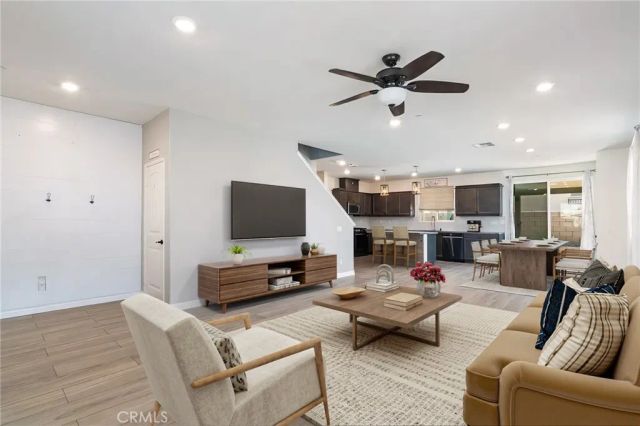 4983 Oak Moss, Fontana, CA 92336