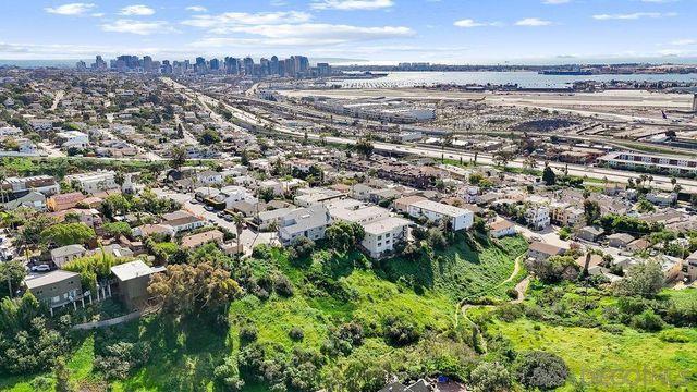 1828 Linwood St 1, San Diego, CA 92110