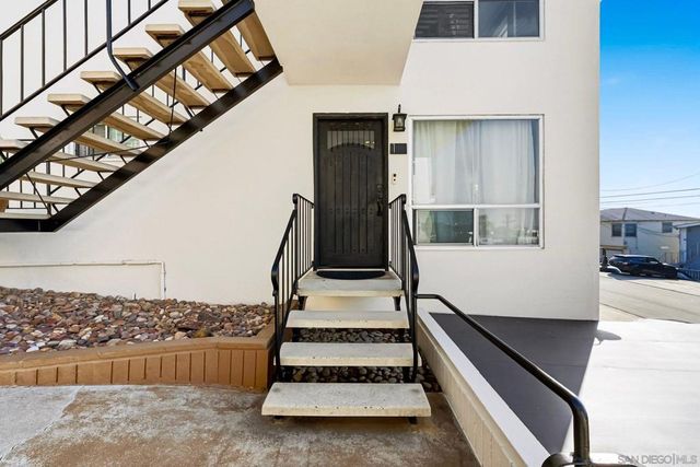 1828 Linwood St 1, San Diego, CA 92110