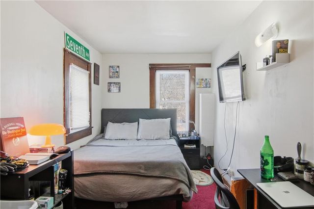 1245 S Farwell Street, Eau Claire, WI 54701