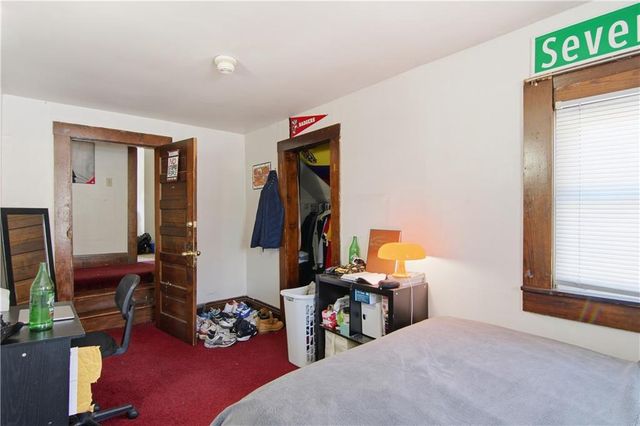 1245 S Farwell Street, Eau Claire, WI 54701