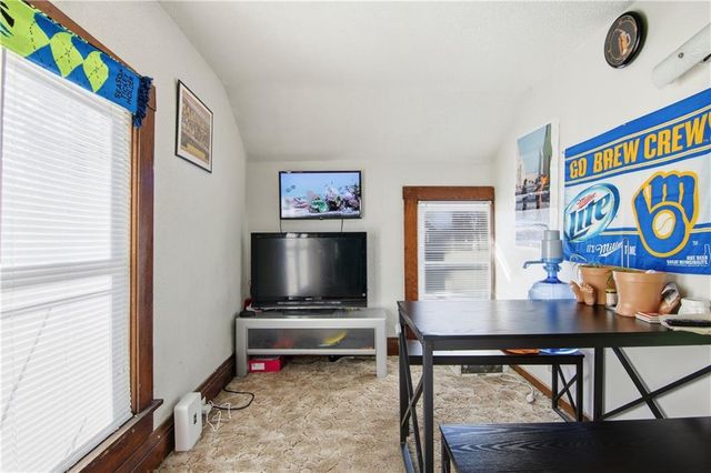 1245 S Farwell Street, Eau Claire, WI 54701