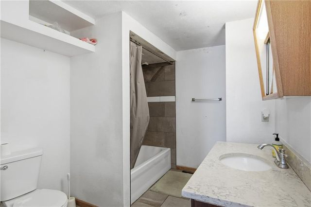 1245 S Farwell Street, Eau Claire, WI 54701