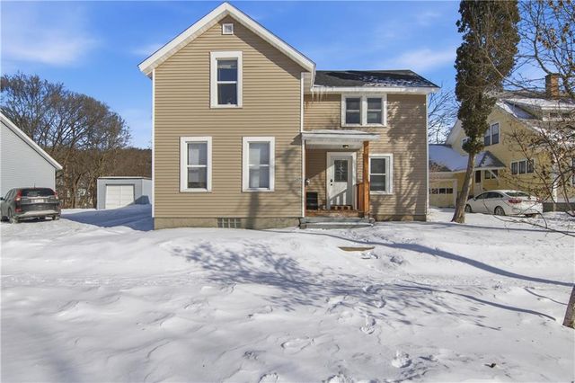 1245 S Farwell Street, Eau Claire, WI 54701