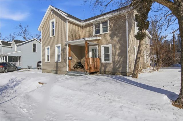1245 S Farwell Street, Eau Claire, WI 54701