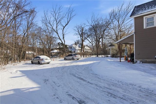 1245 S Farwell Street, Eau Claire, WI 54701