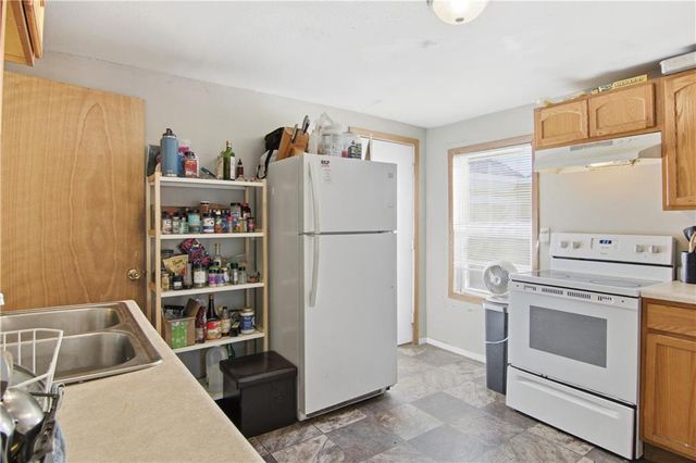 1245 S Farwell Street, Eau Claire, WI 54701