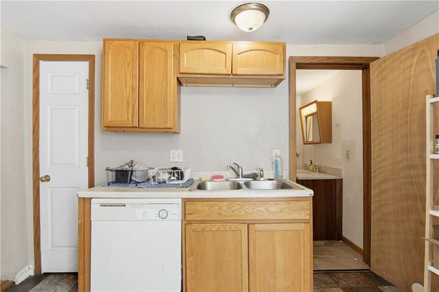 1245 S Farwell Street, Eau Claire, WI 54701