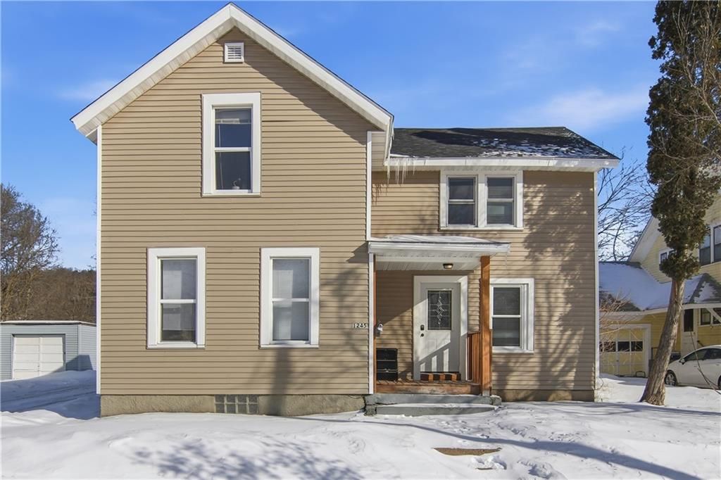 1245 S Farwell Street, Eau Claire, WI 54701