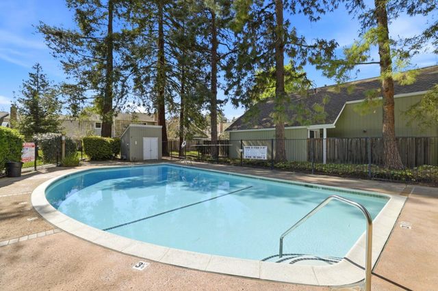 320 Pine Wood Lane, Los Gatos, CA 95032