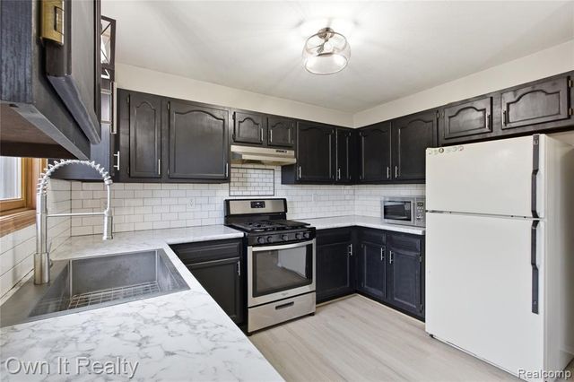 631 Tyler Lane, Canton, MI 48188