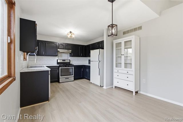 631 Tyler Lane, Canton, MI 48188