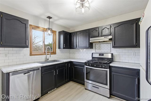 631 Tyler Lane, Canton, MI 48188