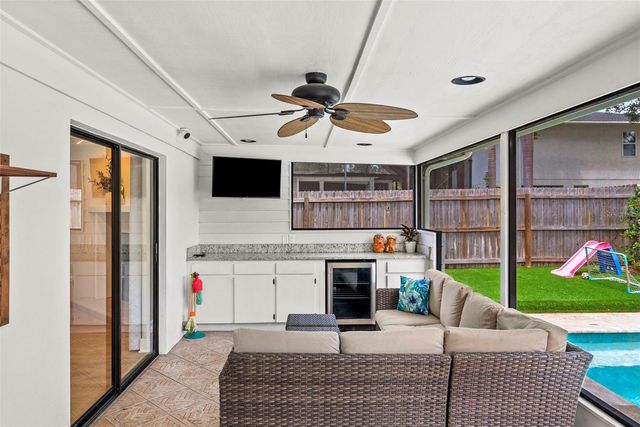 3811 W GRANADA STREET, Tampa, FL 33629