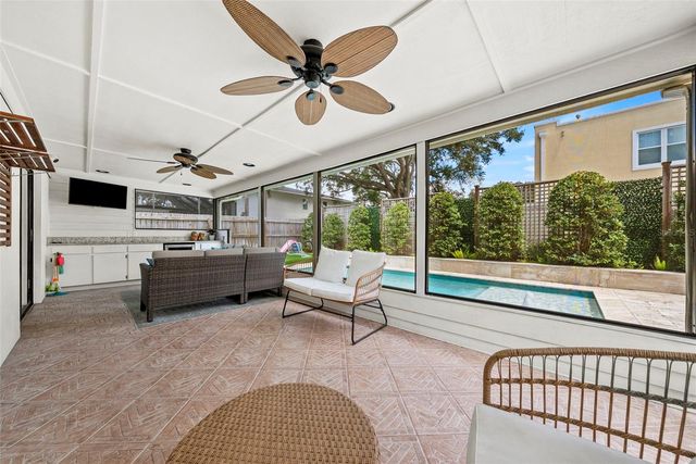 3811 W GRANADA STREET, Tampa, FL 33629